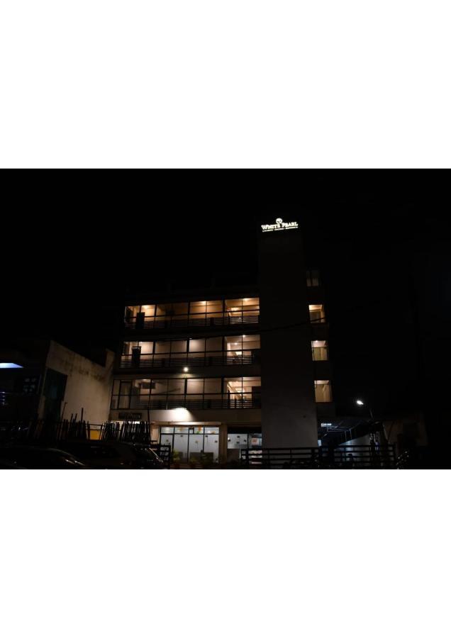 Hotel White Pearl Jabalpur Exterior photo